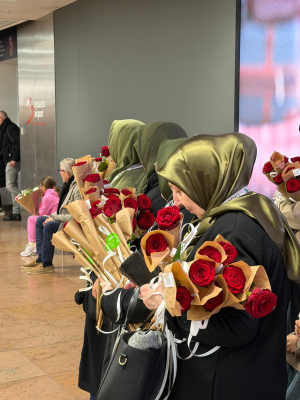 İki kafile halinde gelen umrecilerimiz coşkuyla karşılandı